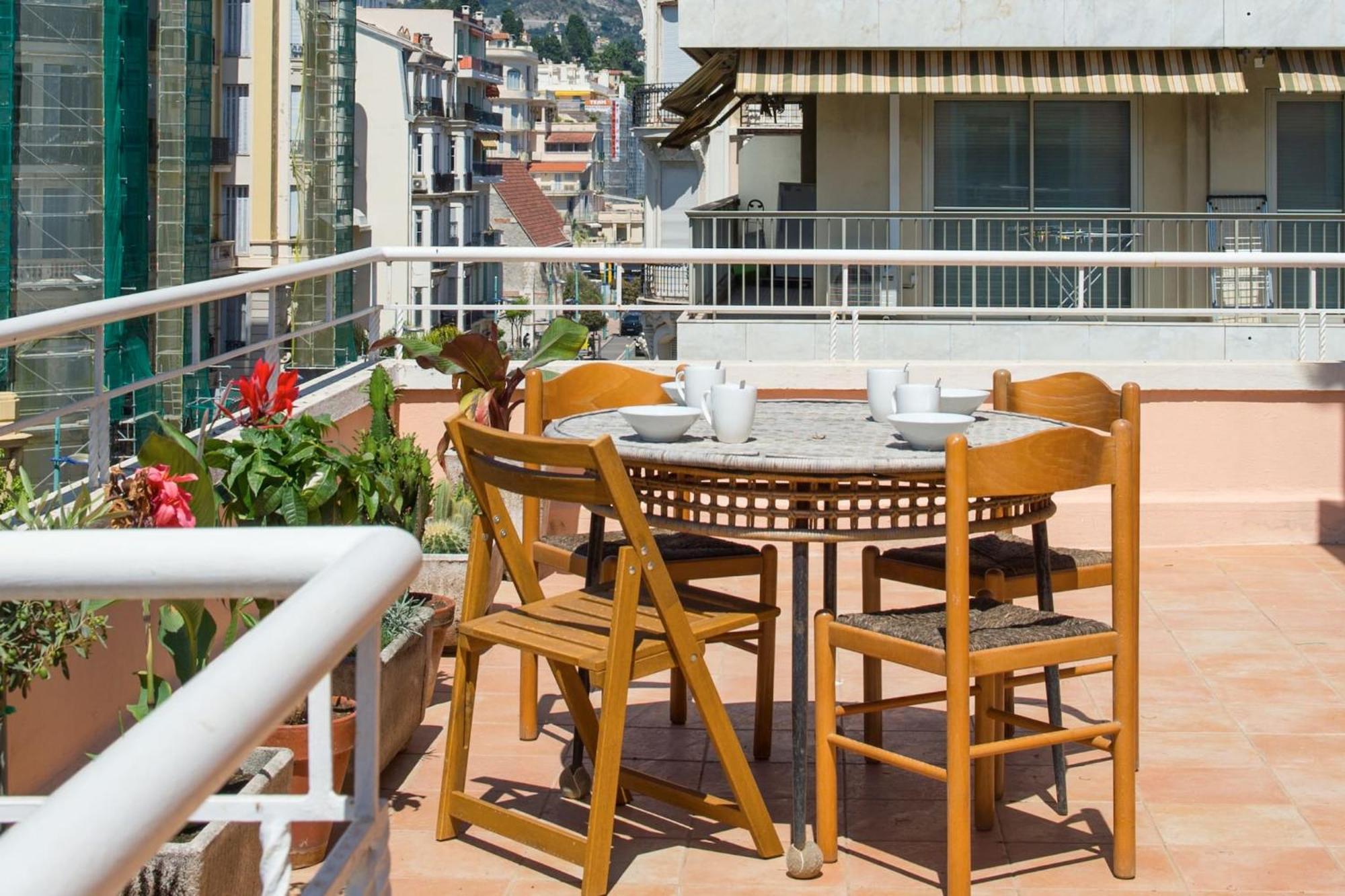 Gloria Marris Apartment ม็องตง ภายนอก รูปภาพ