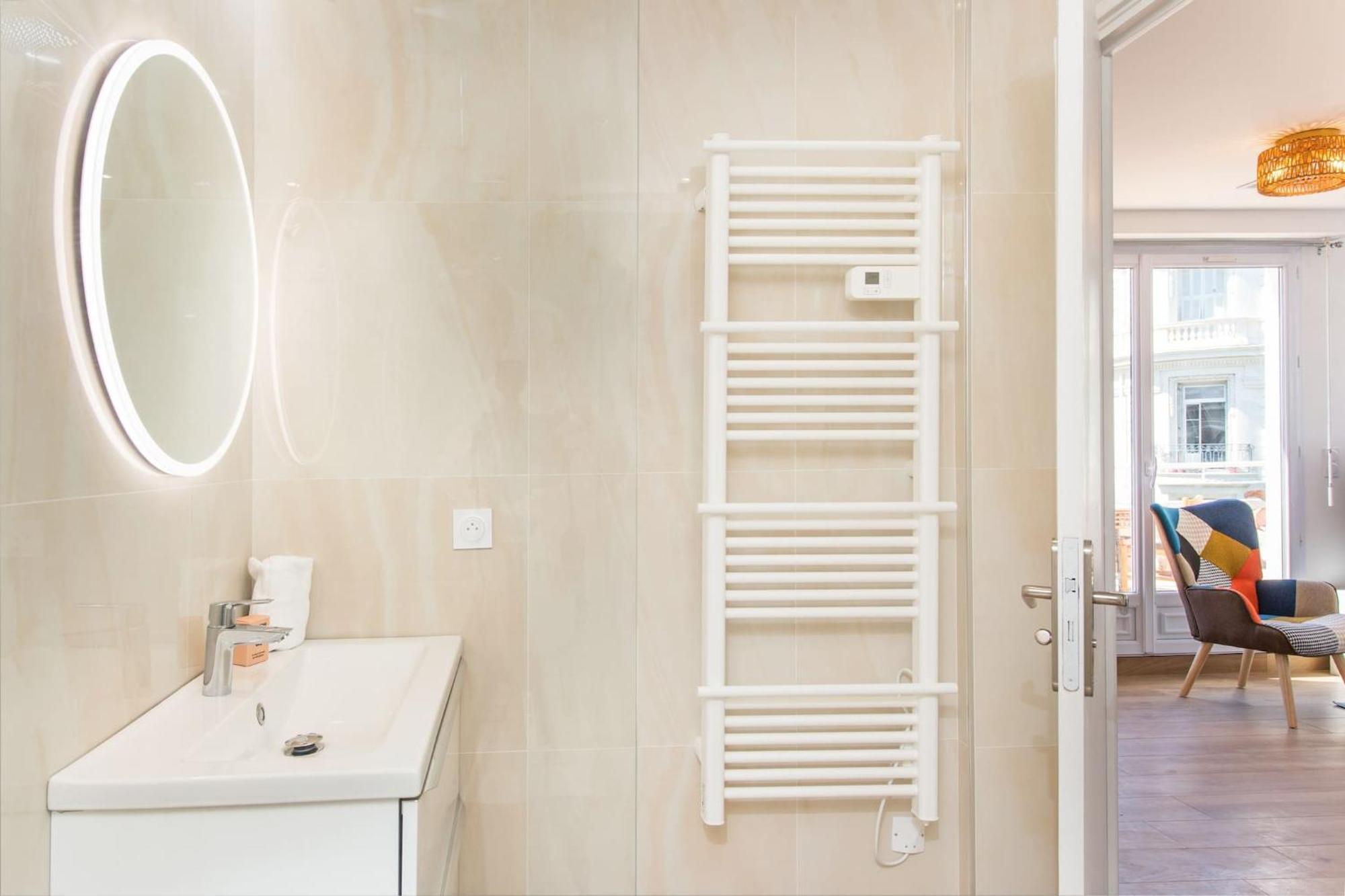 Gloria Marris Apartment ม็องตง ภายนอก รูปภาพ