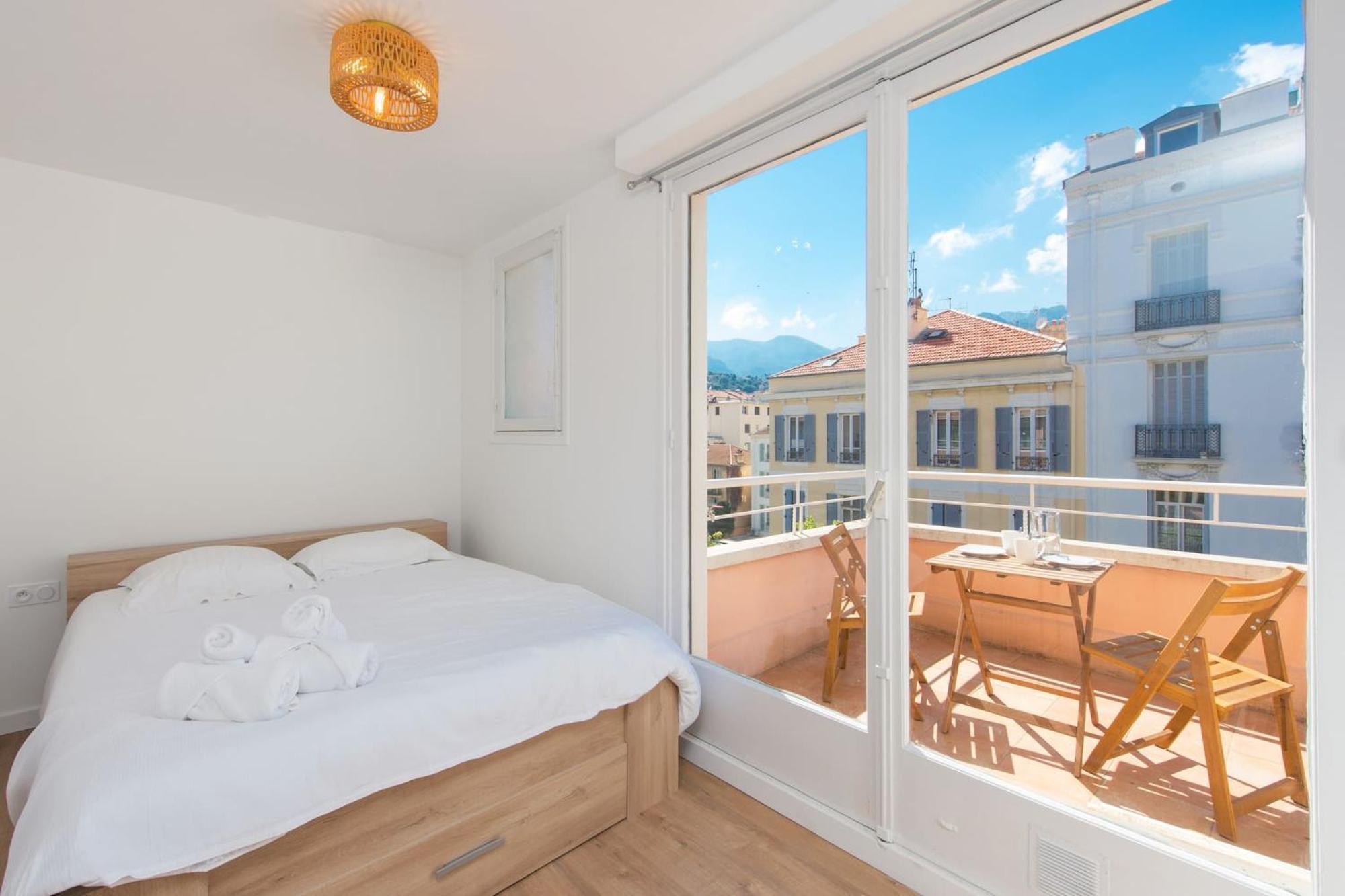 Gloria Marris Apartment ม็องตง ภายนอก รูปภาพ